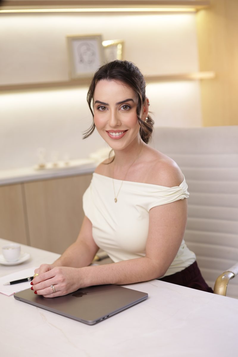 Dra. Vitoria Aguiar — Ginecologista e Obstetra